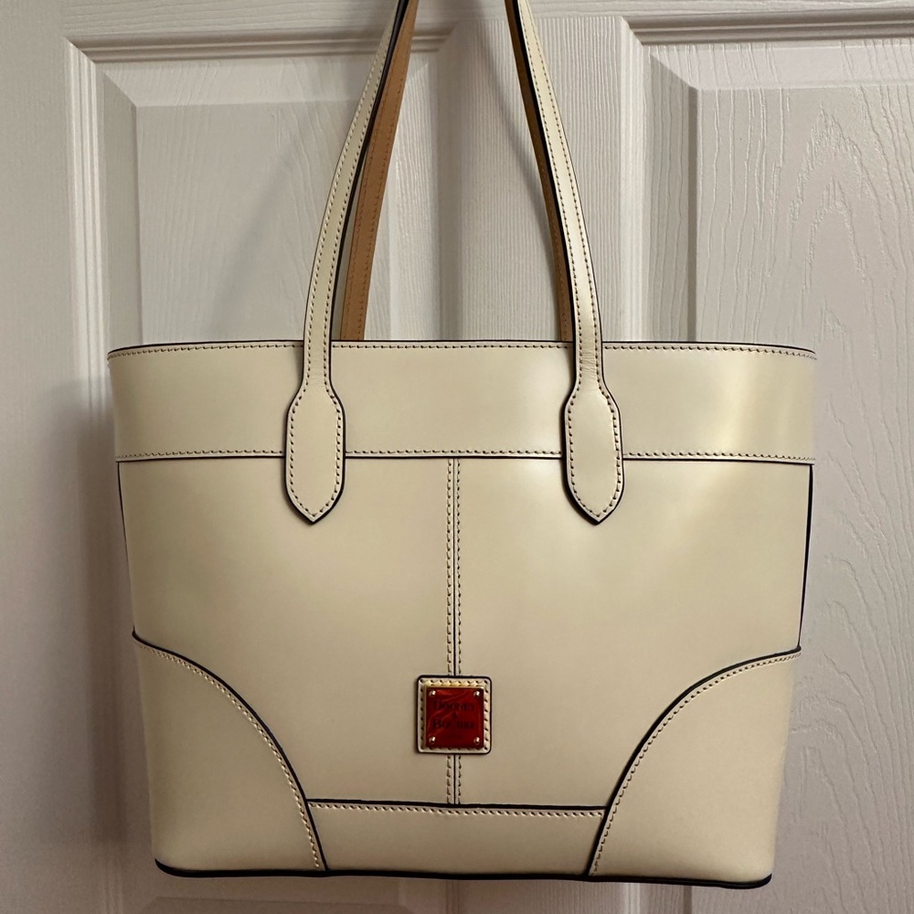 Dooney & Bourke EUC Cream Leather Tote Bag